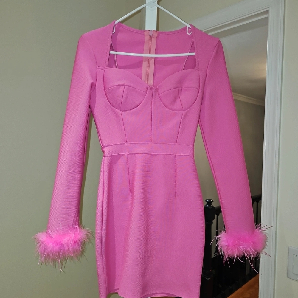 Elegant Pink Feather Cuff Dress